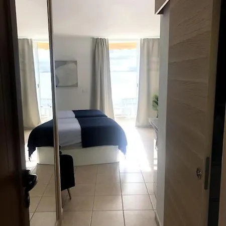 Apartment Stylish And Modern With Stunning Sea Views *