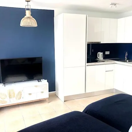 Apartment Stylish And Modern With Stunning Sea Views